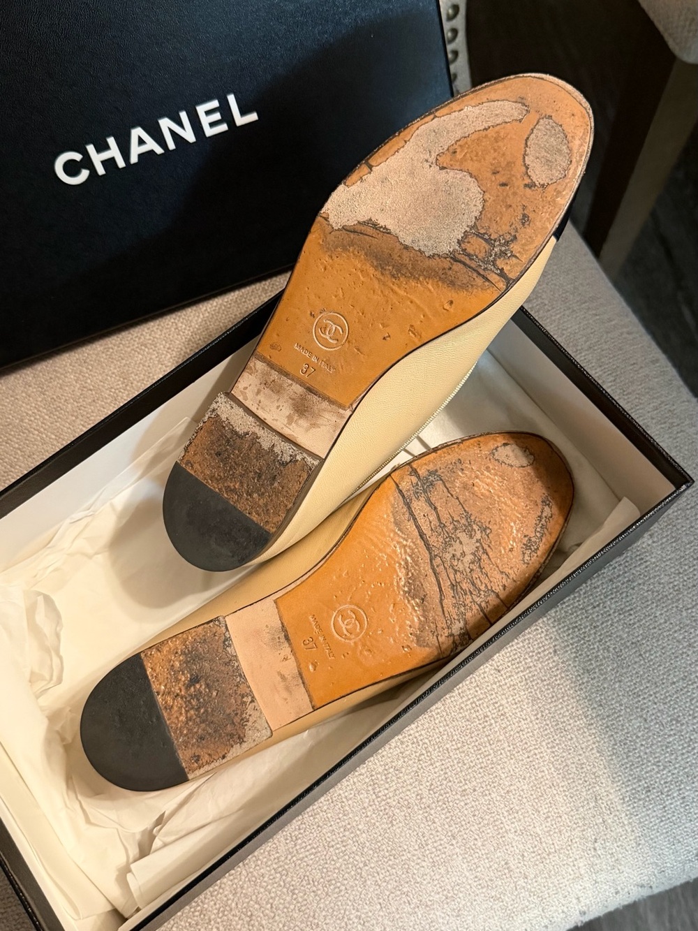 CHANEL Beige Leather Ballet Flats with Black Cap Toe and CC Logo Size 37 - Picture 4 of 7